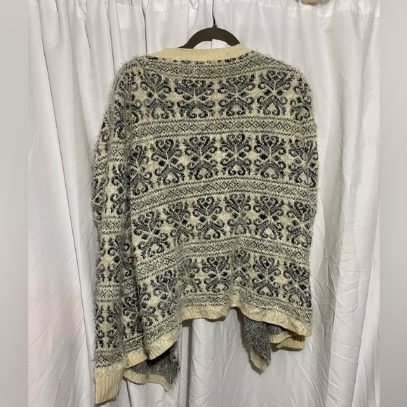 Cirana sweater a sweater - Picture 2 of 2